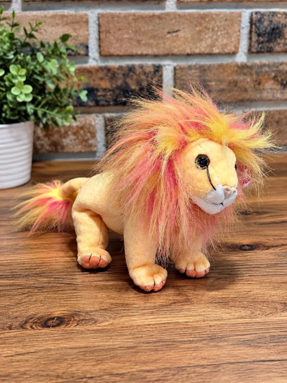2000 Ty Bushy the Lion Plush Stuffed Animal